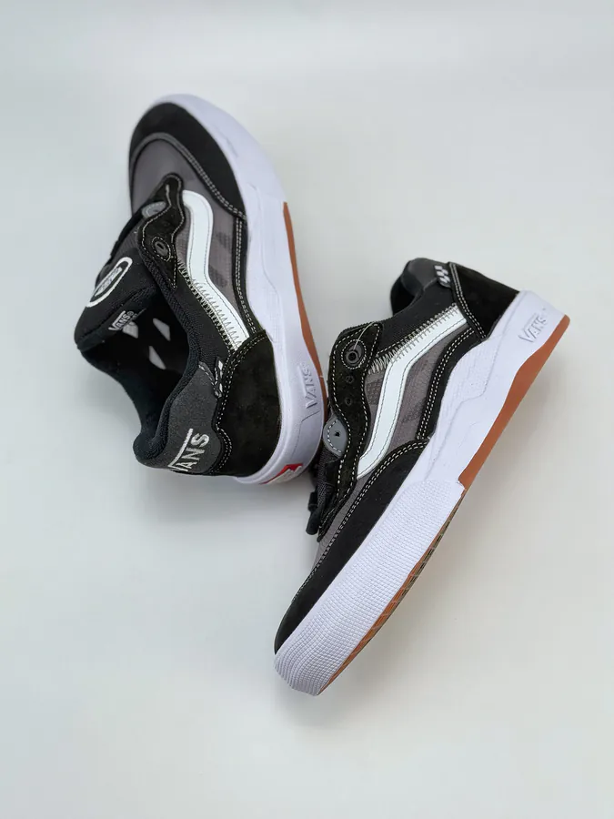 VANS Wayvee Professional Cushioned Low Top Skate Shoes