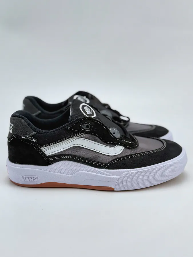 VANS Wayvee Professional Cushioned Low Top Skate Shoes