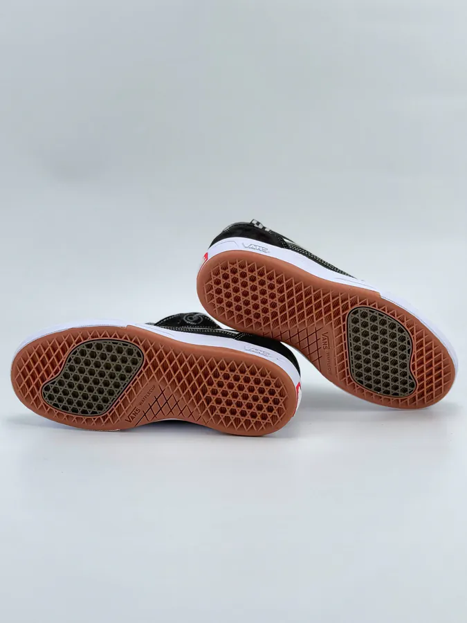 VANS Wayvee Professional Cushioned Low Top Skate Shoes