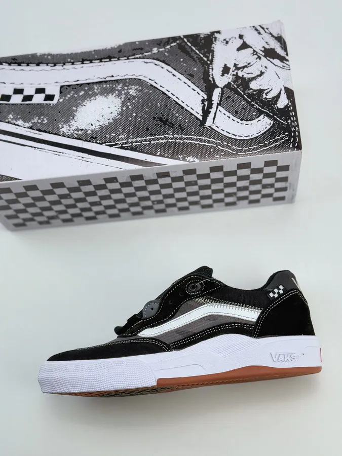 VANS Wayvee Professional Cushioned Low Top Skate Shoes
