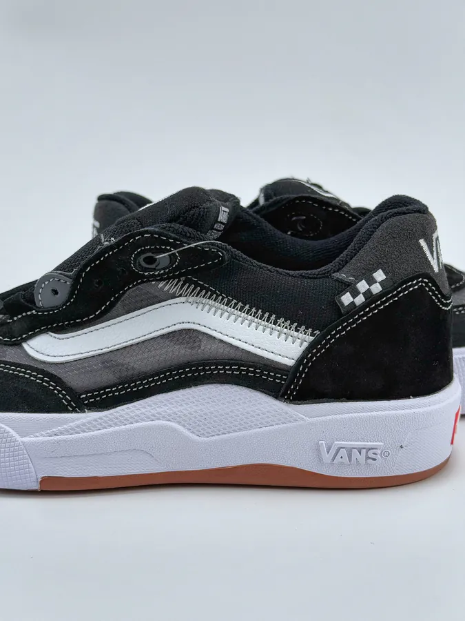 VANS Wayvee Professional Cushioned Low Top Skate Shoes