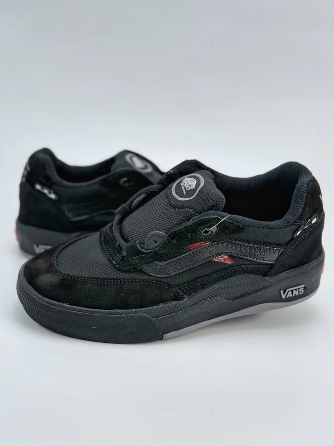 VANS Wayvee Professional Cushioned Low Top Skate Shoes