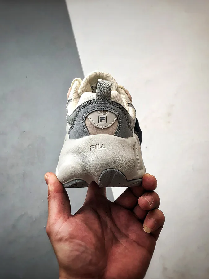 Fila Fern 蕨草鞋2 in Fog Gray
