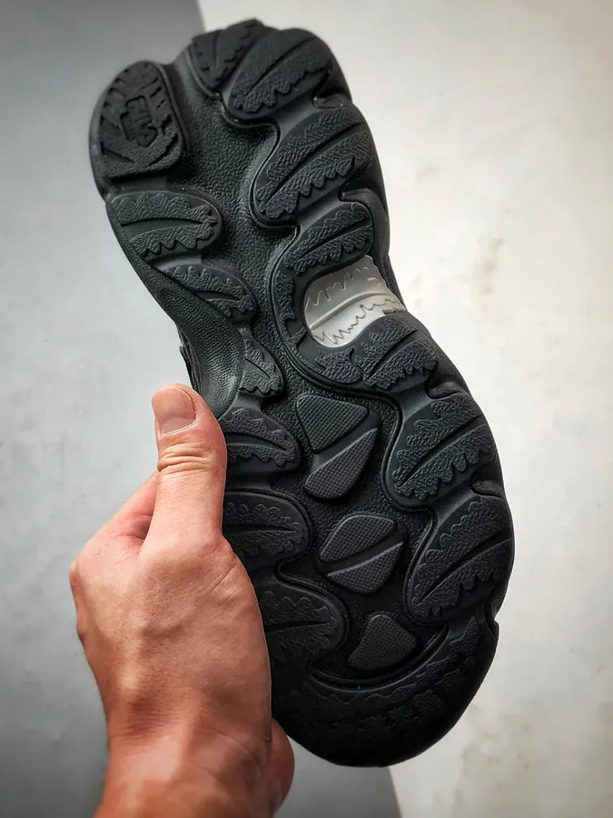 Fila Fern 蕨草鞋2 in Shadow Gray