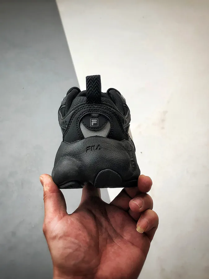 Fila Fern 蕨草鞋2 in Shadow Gray