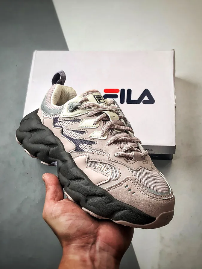 Fila Fern 蕨草鞋 in Silvery Pink
