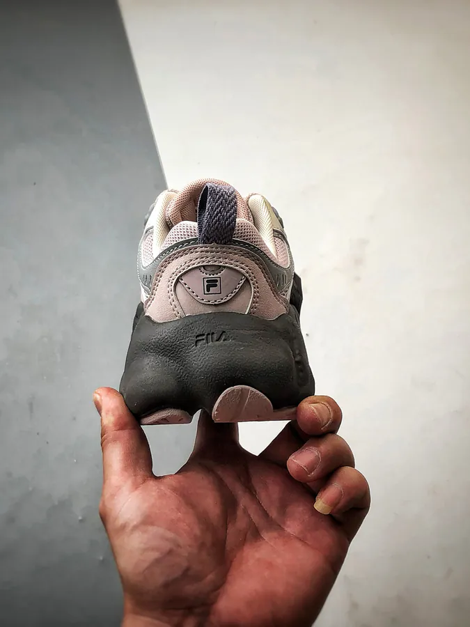 Fila Fern 蕨草鞋 in Silvery Pink