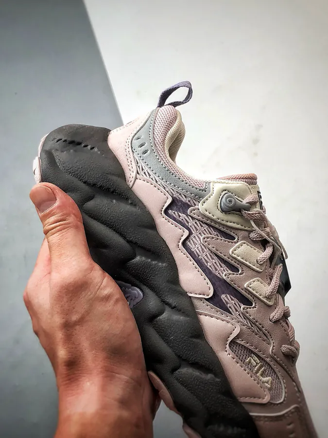 Fila Fern 蕨草鞋 in Silvery Pink