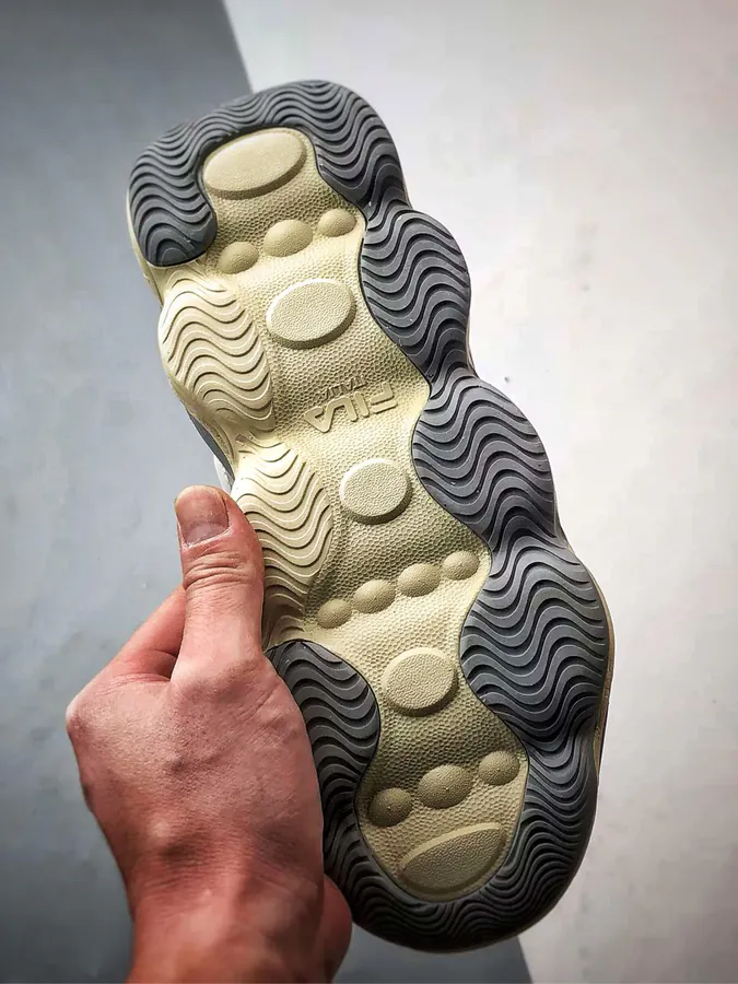 Fila Pease Bean Shoe in Gray