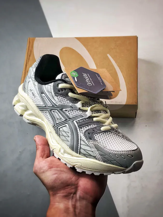Exclusive Original Asics Gel Nimbus 10.1 Silver White Running Shoes