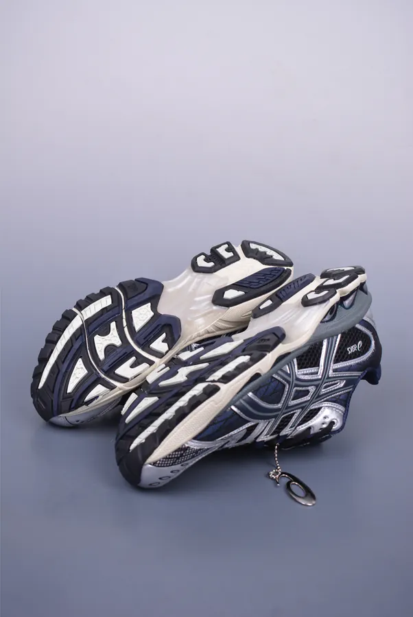 Asics GEL Kahana NIMBUS 10.1 Outdoor Functional Sneaker