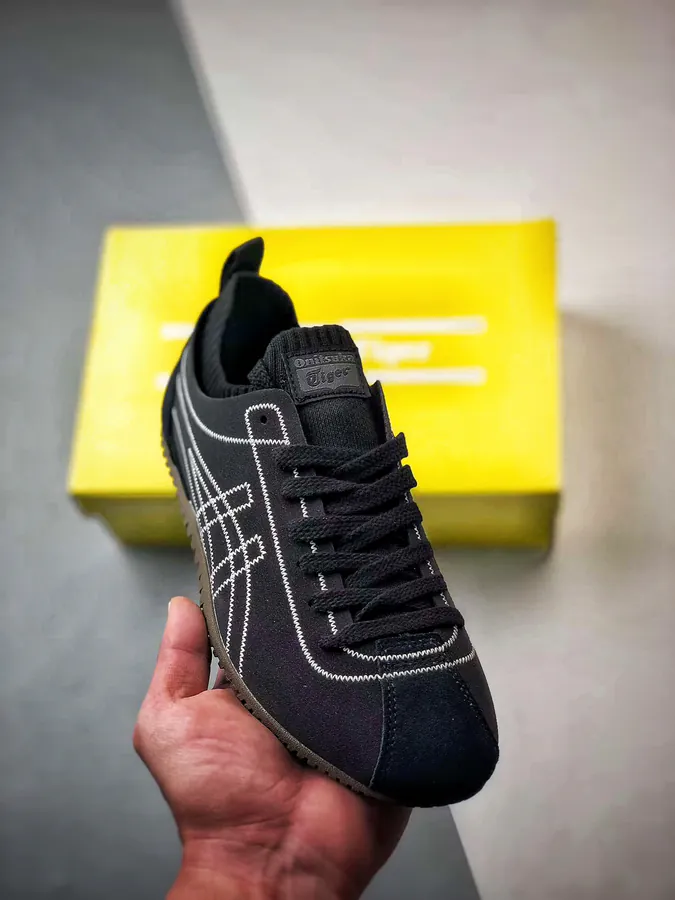 Onitsuka Tiger Sclaw Black Low Top Sneaker