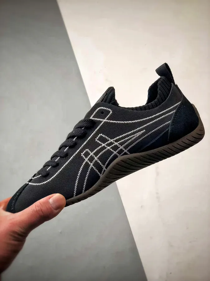 Onitsuka Tiger Sclaw Black Low Top Sneaker