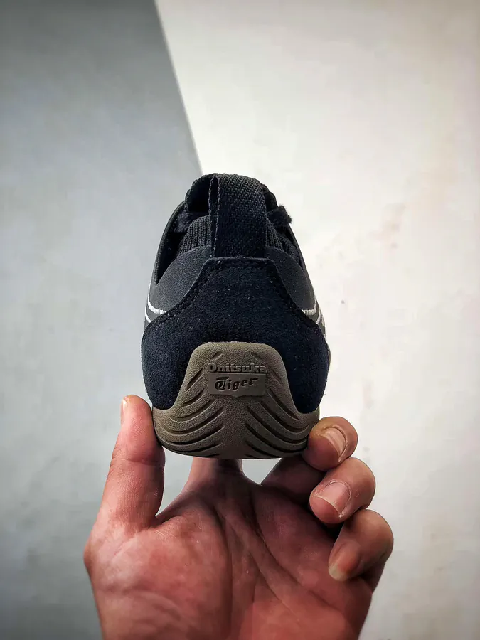 Onitsuka Tiger Sclaw Black Low Top Sneaker