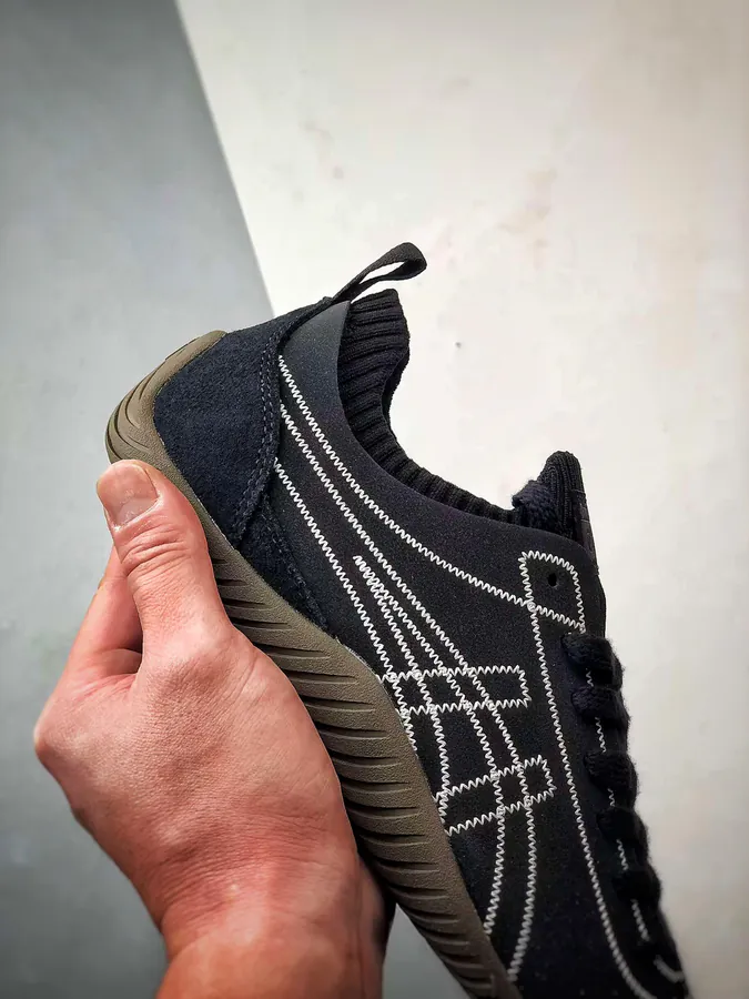 Onitsuka Tiger Sclaw Black Low Top Sneaker