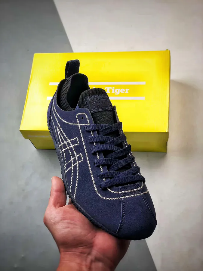 Onitsuka Tiger Sclaw Classic Low Top Sneaker