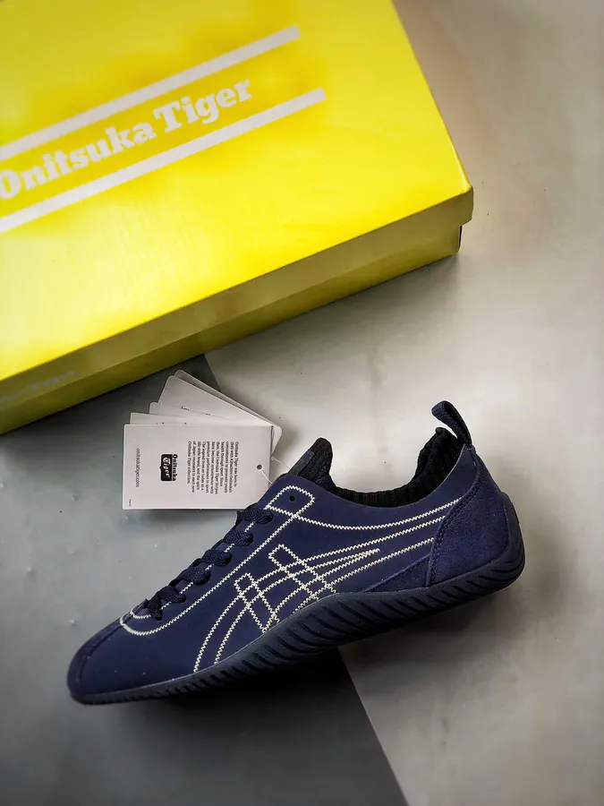 Onitsuka Tiger Sclaw Classic Low Top Sneaker