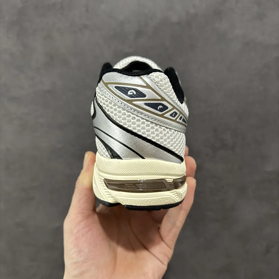 ASICS GEL 1130 Retro Style Sneaker