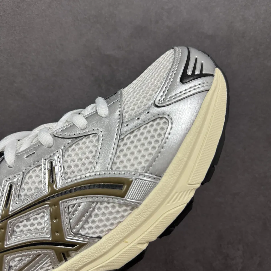 ASICS GEL 1130 Retro Style Sneaker