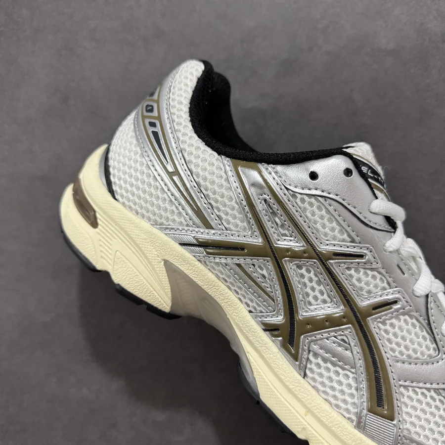 ASICS GEL 1130 Retro Style Sneaker