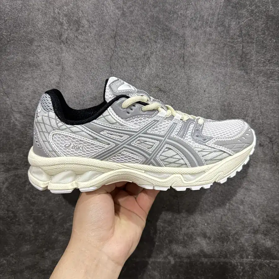 Asics GEL Kahana NIMBUS 10.1 Outdoor Performance Sneaker