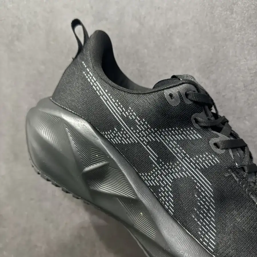 Asics Novablast 5 Running Shoes Thick Sole Elevating Comfort
