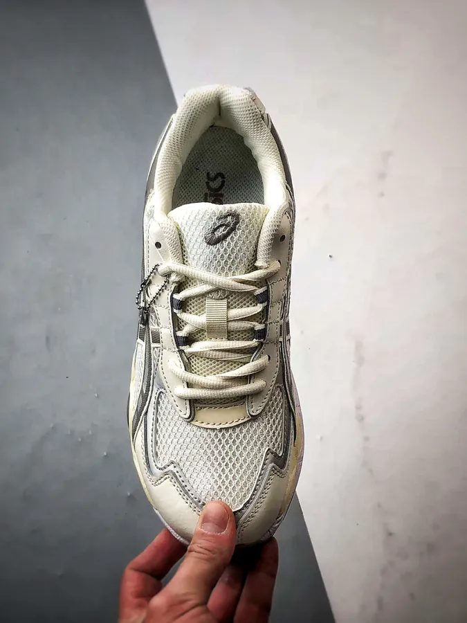 Gel C Retro Sneaker in Stone Gray