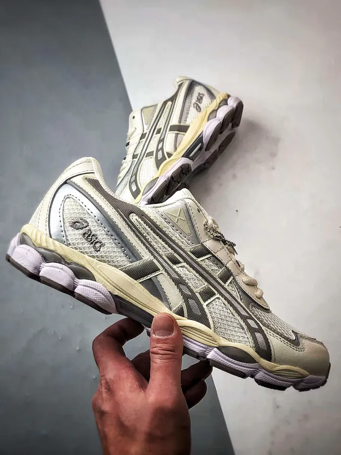 Gel C Retro Sneaker in Stone Gray