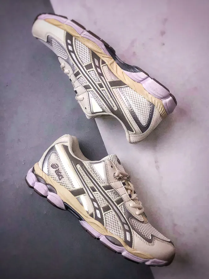 Gel C Retro Sneaker in Stone Gray