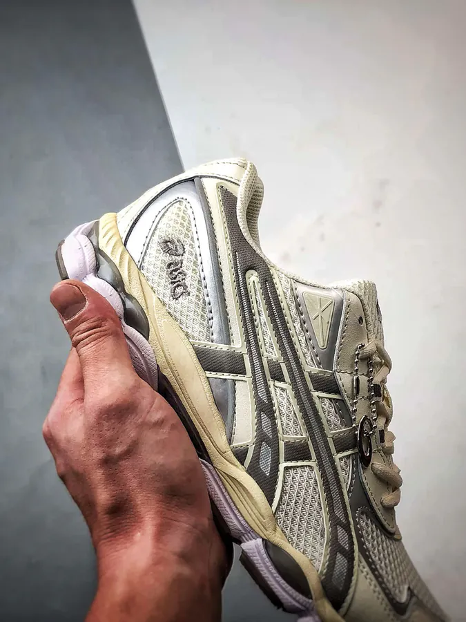 Gel C Retro Sneaker in Stone Gray