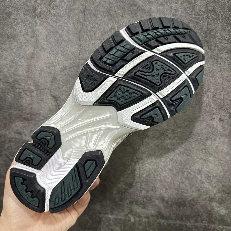 ASICS GEL KAYANO 14 Executive Edition Running Shoes