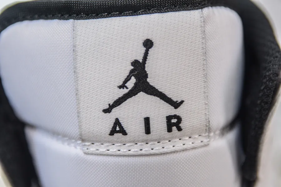 Air Jordan AJ1 Mid Grape Purple Midsole