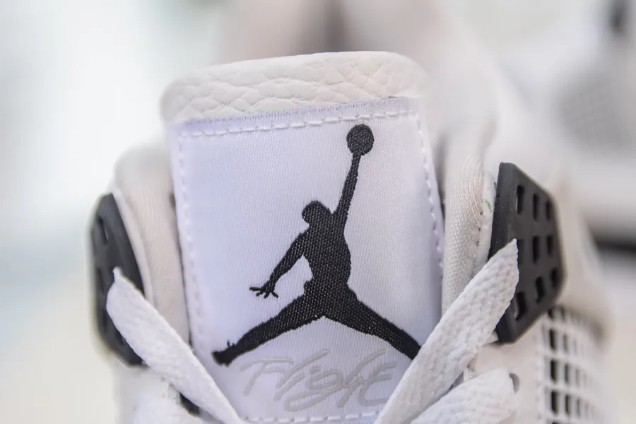 Air Jordan AJ4 'Military Black' Original Version