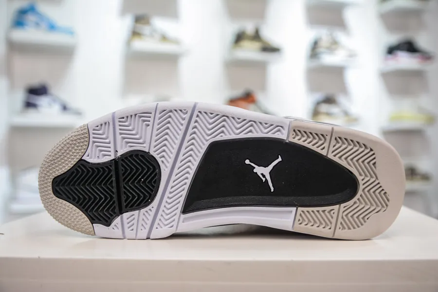T版 Air Jordan AJ4 'Military Black' Authentic Reproduction