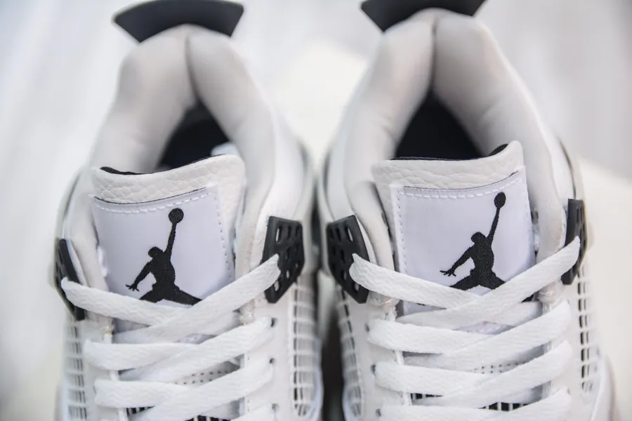 T版 Air Jordan AJ4 'Military Black' Authentic Reproduction