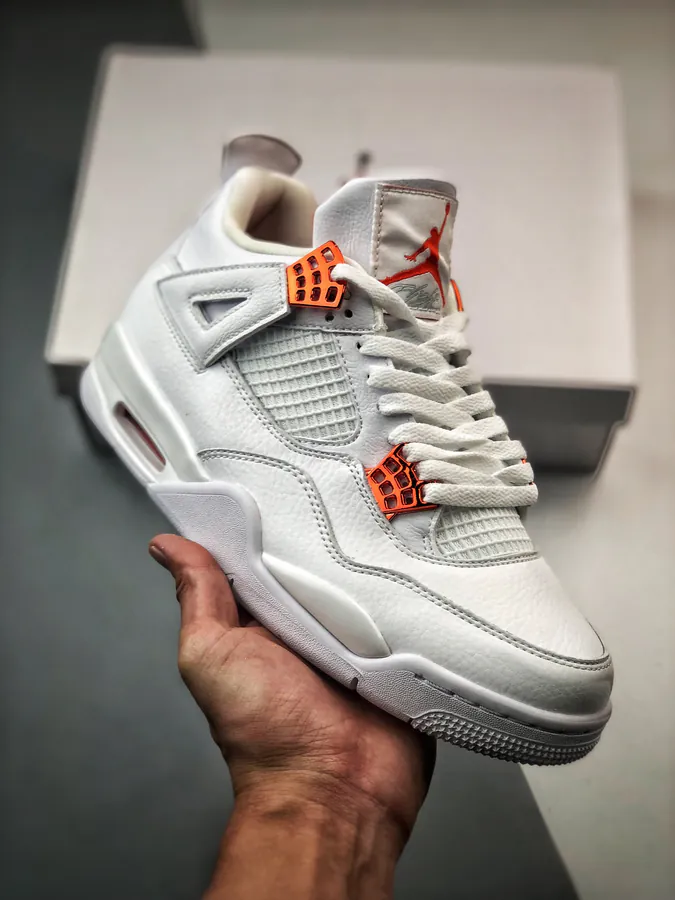 Air Jordan 4 Retro in Orange Metallic