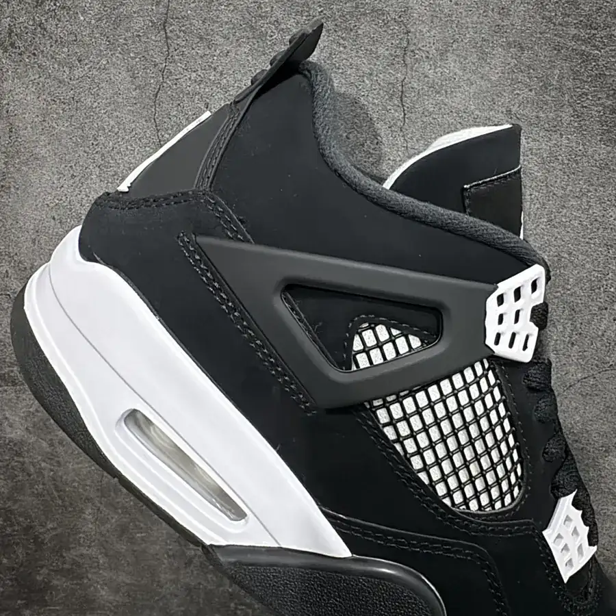 Air Jordan AJ4 Retro White Thunder Authentic Reproduction