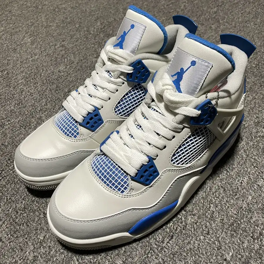 Air Jordan 4 Retro Military Blue