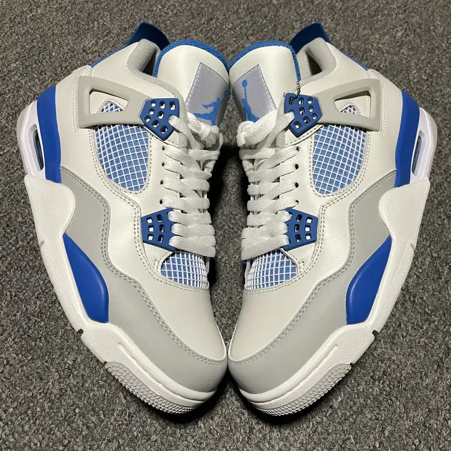 Air Jordan 4 Retro Military Blue