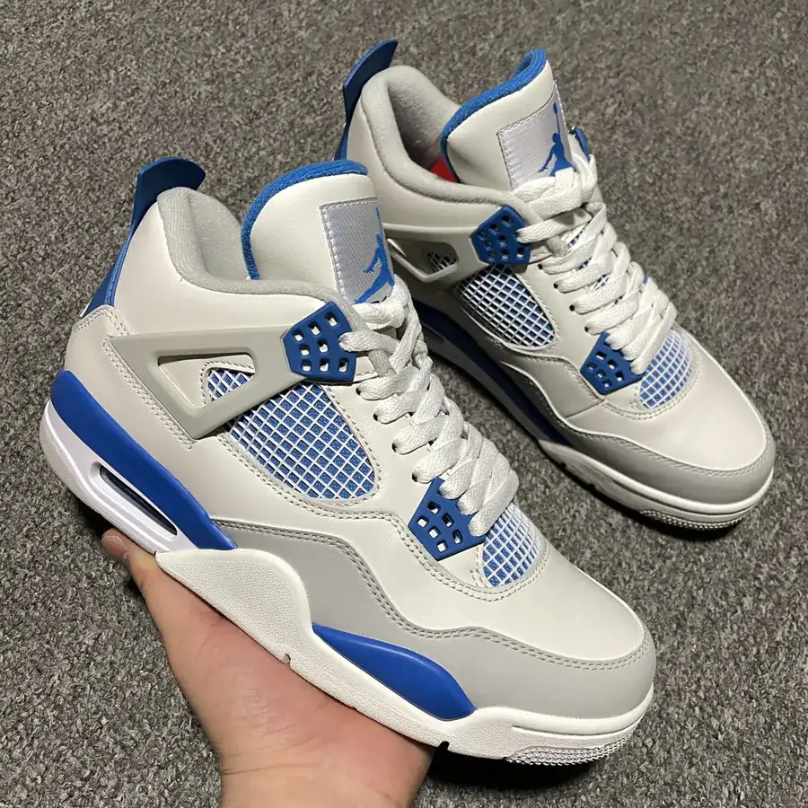 Air Jordan 4 Retro Military Blue