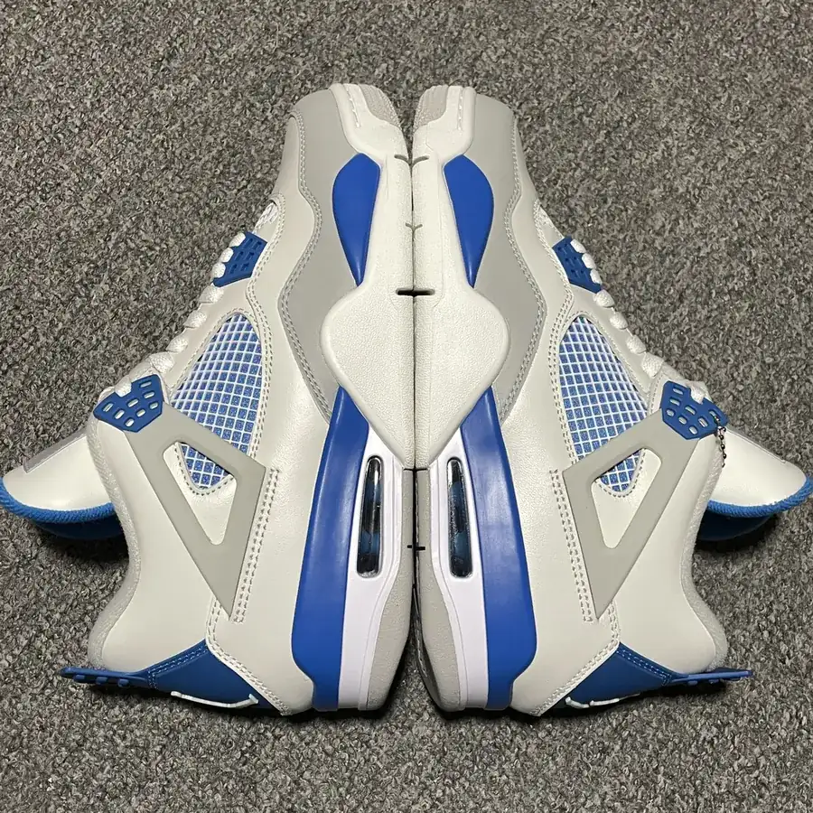 Air Jordan 4 Retro Military Blue