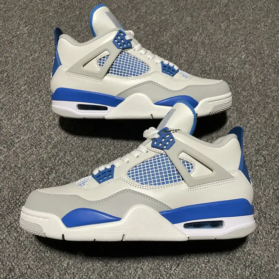 Air Jordan 4 Retro Military Blue