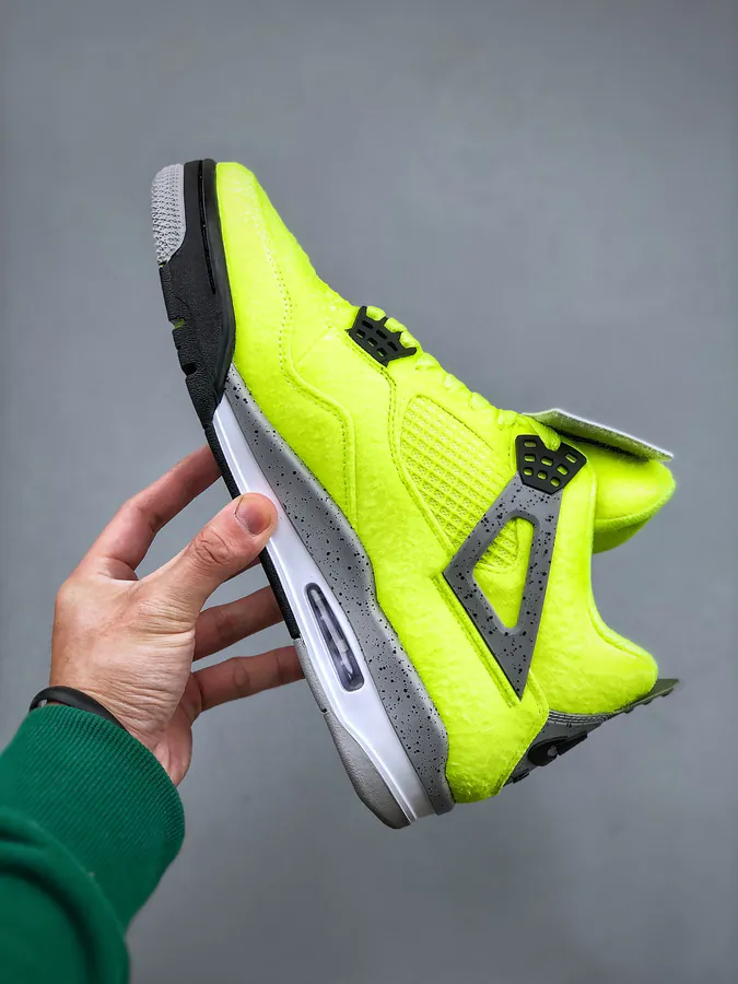 Air Jordan 4 Retro DV6773 700