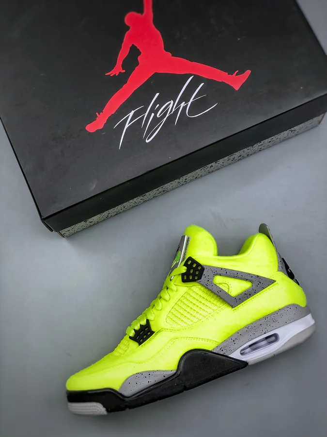 Air Jordan 4 Retro DV6773 700