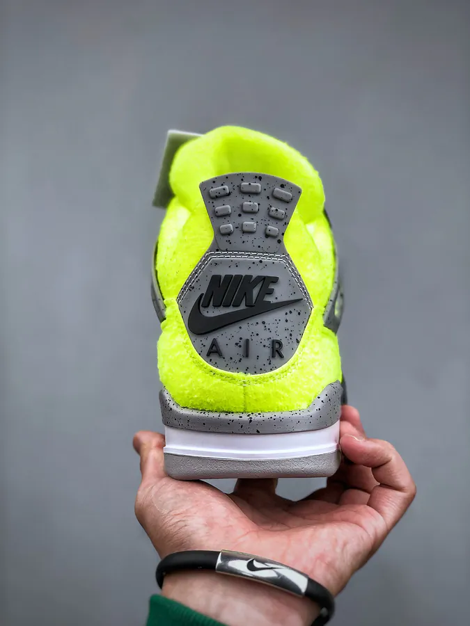 Air Jordan 4 Retro DV6773 700