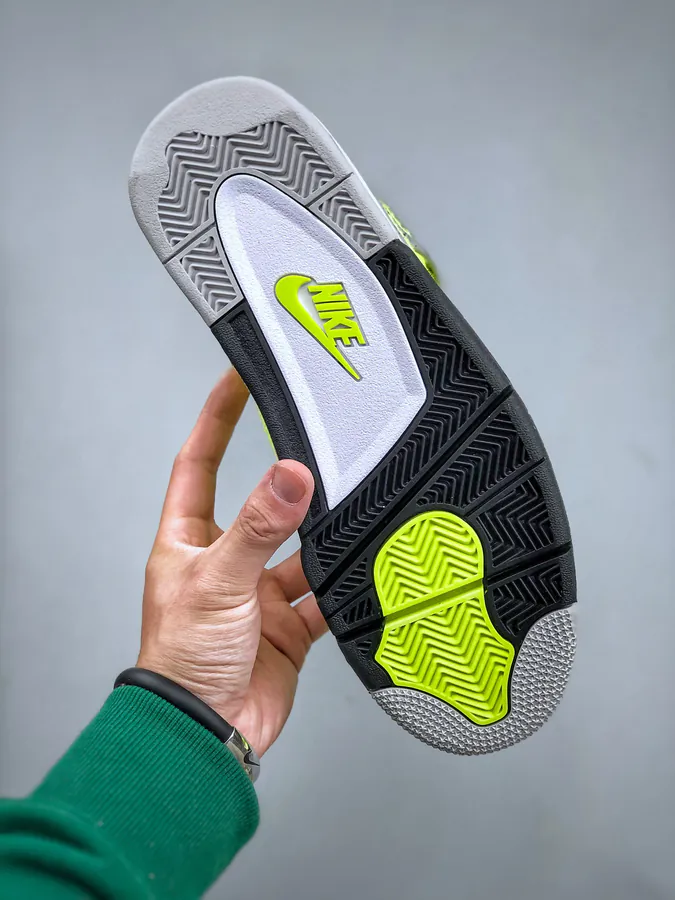 Air Jordan 4 Retro DV6773 700