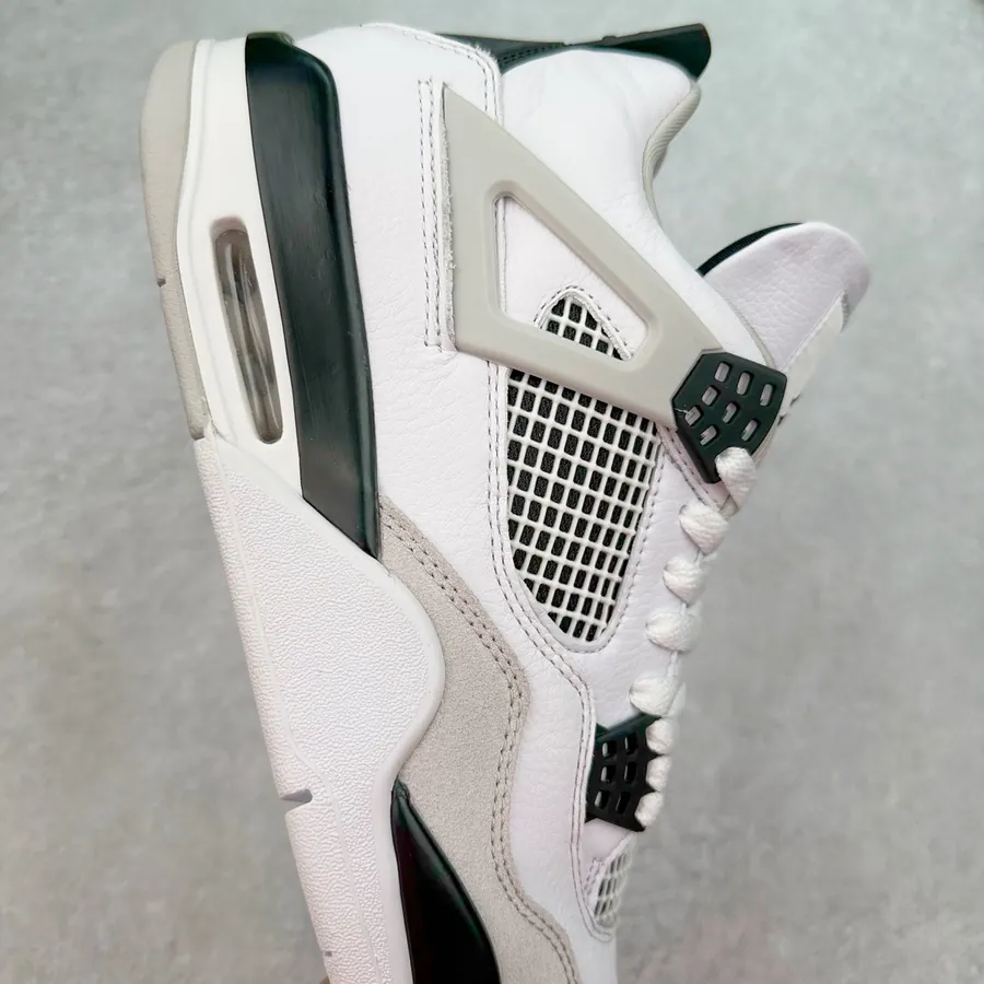 Air Jordan AJ4 Military Black Original Design, Authentic Materials