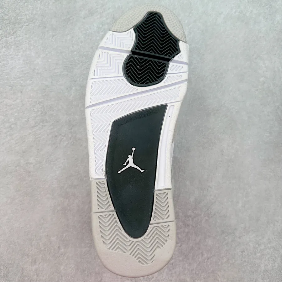 Air Jordan AJ4 Military Black Original Design, Authentic Materials