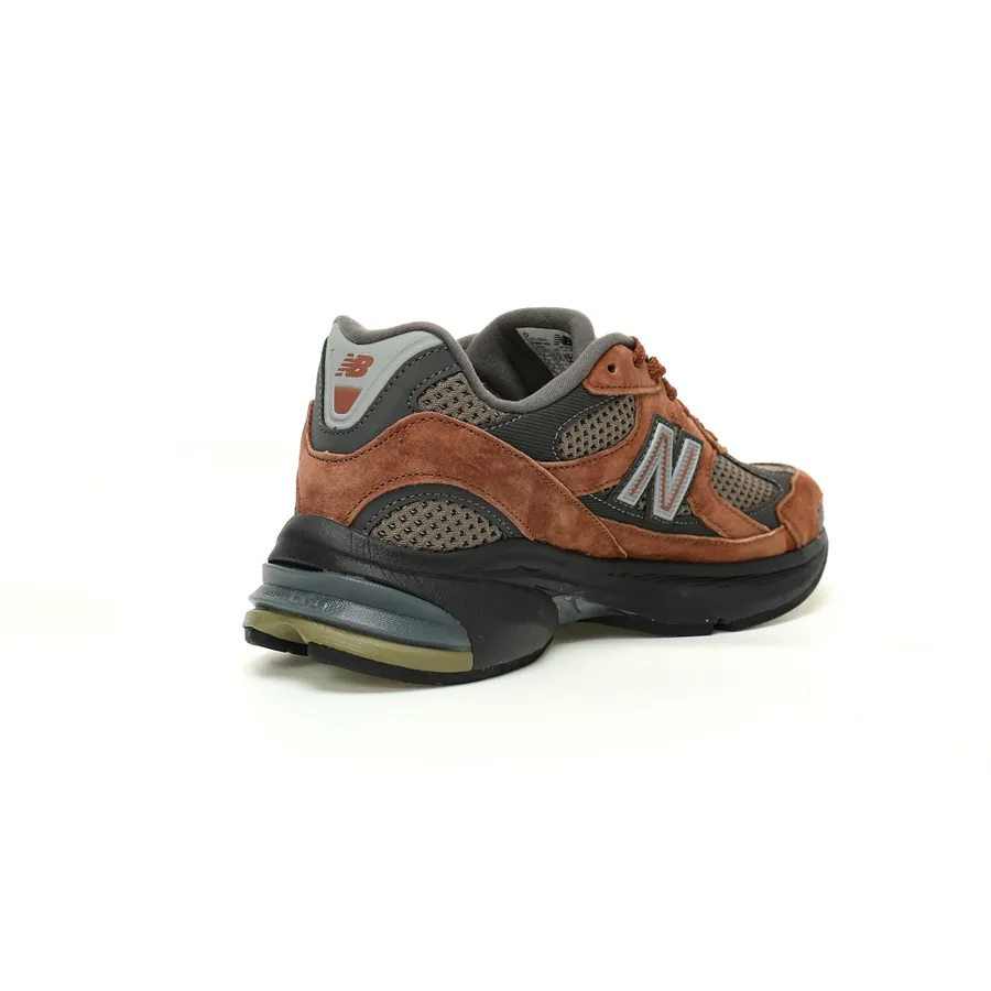 New Balance 2010 Low Top Vintage Dad Shoes