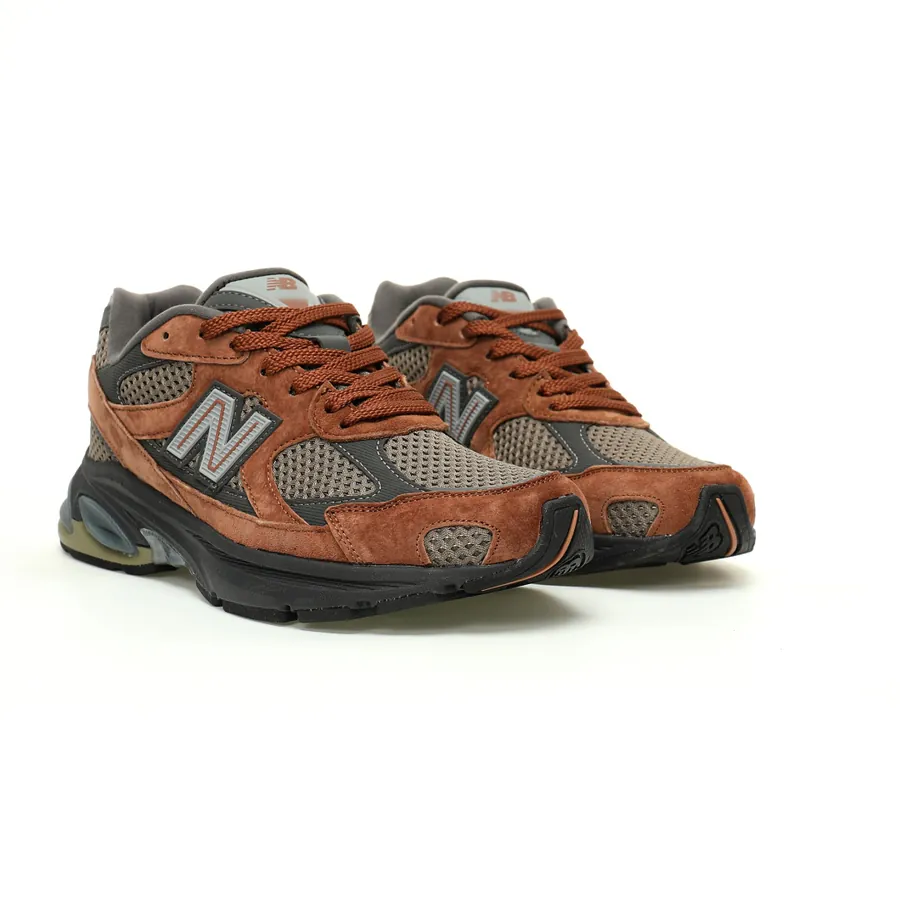 New Balance 2010 Low Top Vintage Dad Shoes